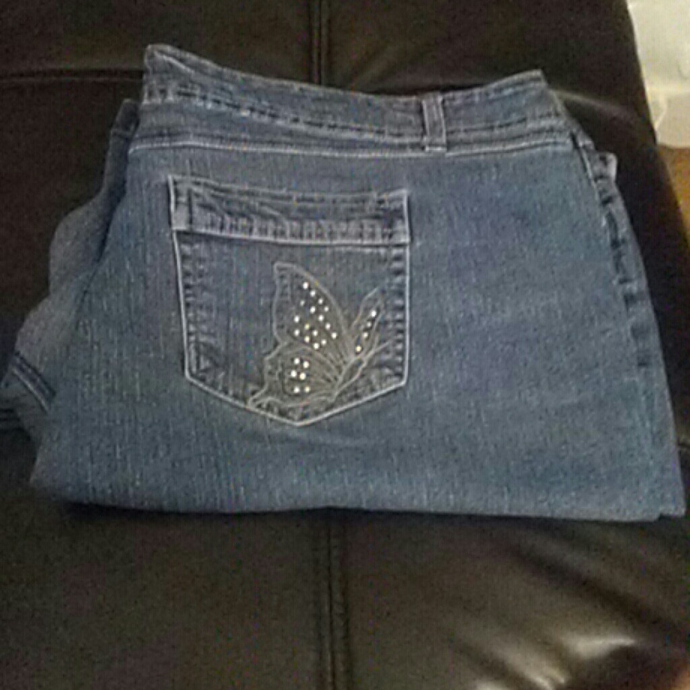 Plus size demin jean shorts